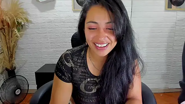 Snapshot of Aisha_09 chatting on 03/06/25, 02:08 Aisha 09 online show from 03/06/25, 02:08