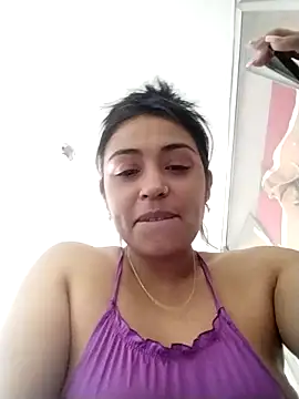 Snapshot of Aisha_09 chatting on 05/01/26, 02:32 Aisha 09 online show from 05/01/26, 02:32