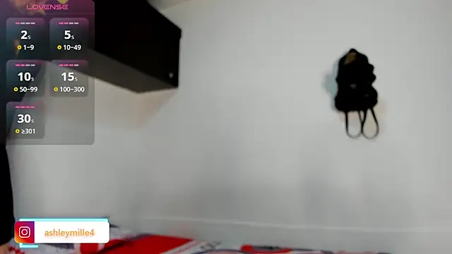  ashleymiller online show from 10/23/25, 07:01