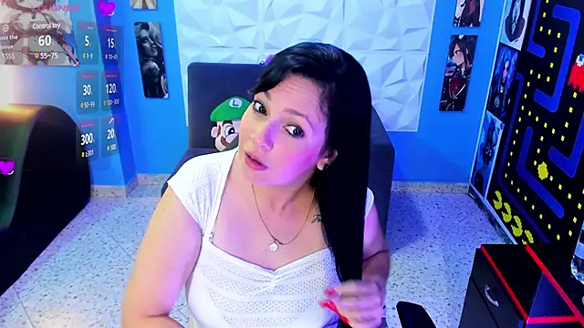 Snapshot of FelinaJohnson chatting on 03/01/25, 04:44 FelinaJohnson online show from 03/01/25, 04:44