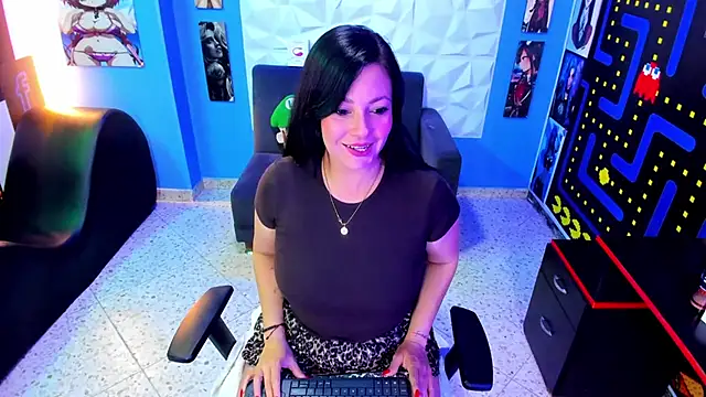 Snapshot of FelinaJohnson chatting on 03/08/25, 08:03 FelinaJohnson online show from 03/08/25, 08:03