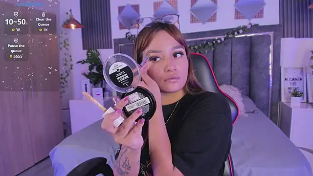 Snapshot of isabela_fox chatting on 10/06/25, 09:01 isabela fox online show from 10/06/25, 09:01