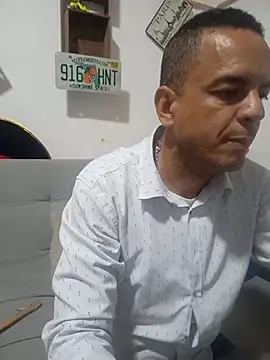 Snapshot of latinmartin73 chatting on 11/05/25, 12:10 latinmartin73 online show from 11/05/25, 12:10