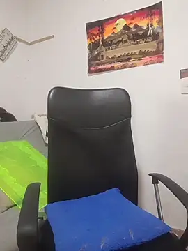 Snapshot of latinmartin73 chatting on 11/24/25, 08:08 latinmartin73 online show from 11/24/25, 08:08