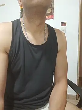 Snapshot of latinmartin73 chatting on 11/27/25, 12:07 latinmartin73 online show from 11/27/25, 12:07