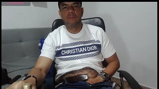 Snapshot of latinmartin73 chatting on 03/15/26, 05:02 latinmartin73 online show from 03/15/26, 05:02