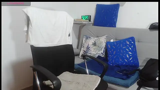 Snapshot of latinmartin73 chatting on 04/05/26, 07:33 latinmartin73 online show from 04/05/26, 07:33