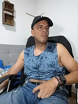 Snapshot of latinmartin73 chatting on 04/24/26, 12:46 latinmartin73 online show from 04/24/26, 12:46