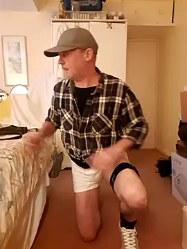 Snapshot of davidpr321 chatting on 11/15/25, 08:11 davidpr321 online show from 11/15/25, 08:11