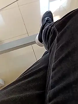 huzi518 online show from 11/13/25, 07:51