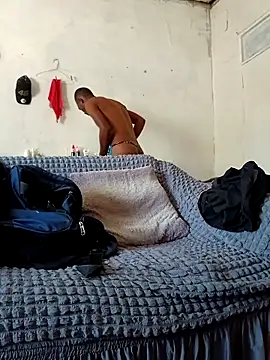 Snapshot of hotyoung24 chatting on 10/15/25, 07:30 hotyoung24 online show from 10/15/25, 07:30