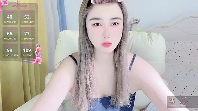 Snapshot of Caitlyn__ chatting on 04/19/26, 07:49 Caitlyn online show from 04/19/26, 07:49