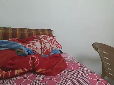 Snapshot of hot_dark_chocolate08 chatting on 10/14/25, 04:13 hot dark chocolate08 online show from 10/14/25, 04:13