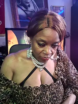 Snapshot of MadamBlingbox chatting on 03/16/25, 05:17 MadamBlingbox online show from 03/16/25, 05:17