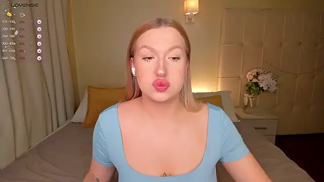 Emma  Leee online show from 01/27/25, 01:05