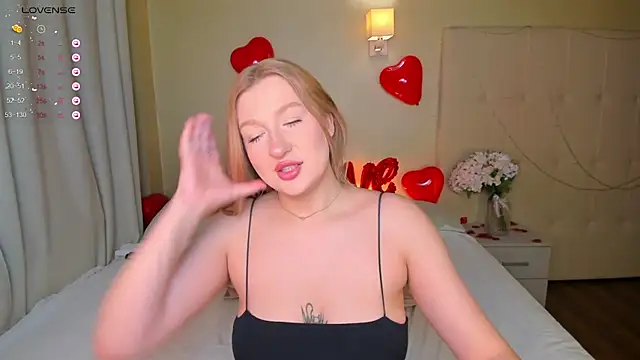 Emma  Leee online show from 02/16/25, 01:03