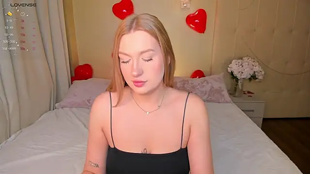 Emma  Leee online show from 02/18/25, 12:59