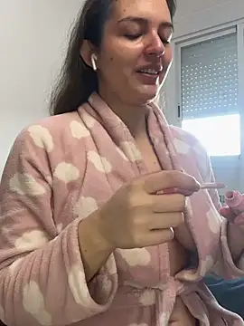 tatianaAlvarez1 online show from 03/10/25, 09:32