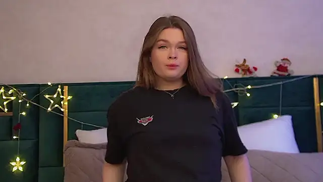 CrystalLyons online show from 12/18/25, 06:19