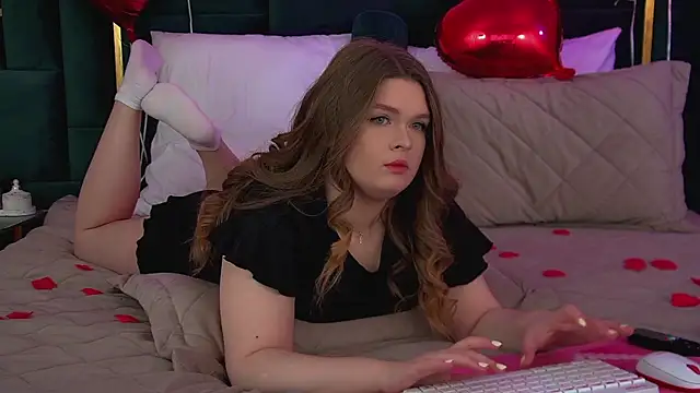 CrystalLyons online show from 02/10/26, 06:34