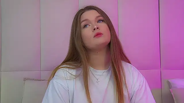 Snapshot of CrystalLyons chatting on 03/09/26, 06:23 CrystalLyons online show from 03/09/26, 06:23