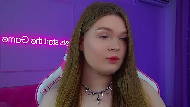 Snapshot of CrystalLyons chatting on 03/15/26, 06:19 CrystalLyons online show from 03/15/26, 06:19