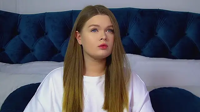 Snapshot of CrystalLyons chatting on 03/23/26, 06:12 CrystalLyons online show from 03/23/26, 06:12