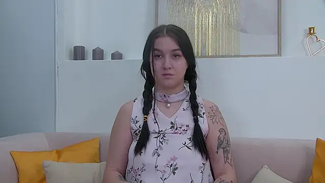 ChristinaMilton online show from 01/08/25, 04:44