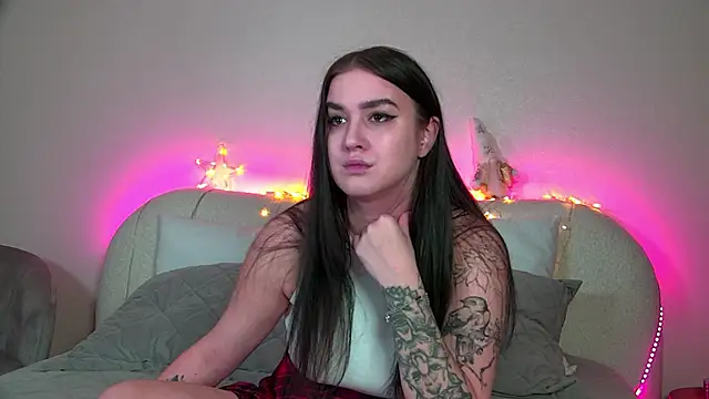 ChristinaMilton online show from 01/10/25, 04:30