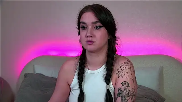 ChristinaMilton online show from 01/21/25, 04:43