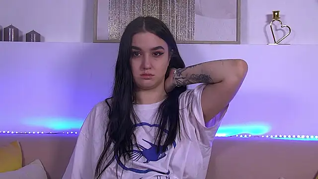 ChristinaMilton online show from 01/22/25, 04:44