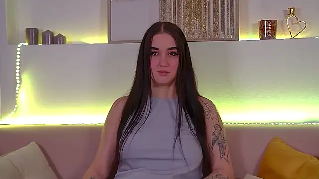 ChristinaMilton online show from 02/27/25, 09:36