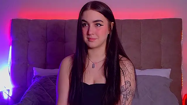 ChristinaMilton online show from 03/10/25, 06:23