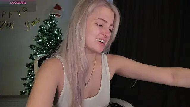 Snapshot of Lana_Younes chatting on 12/13/24, 08:09 Lana Younes online show from 12/13/24, 08:09