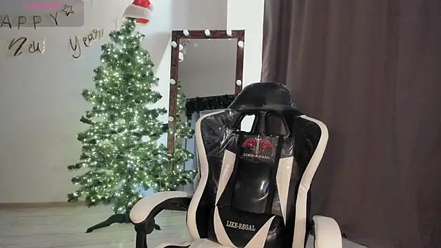 Snapshot of Lana_Younes chatting on 12/14/24, 08:13 Lana Younes online show from 12/14/24, 08:13