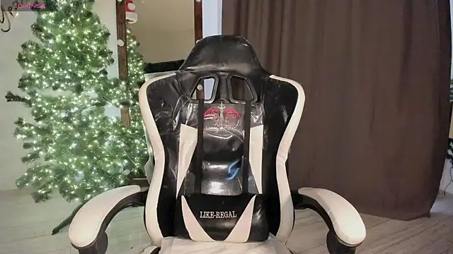 Snapshot of Lana_Younes chatting on 12/29/24, 09:28 Lana Younes online show from 12/29/24, 09:28