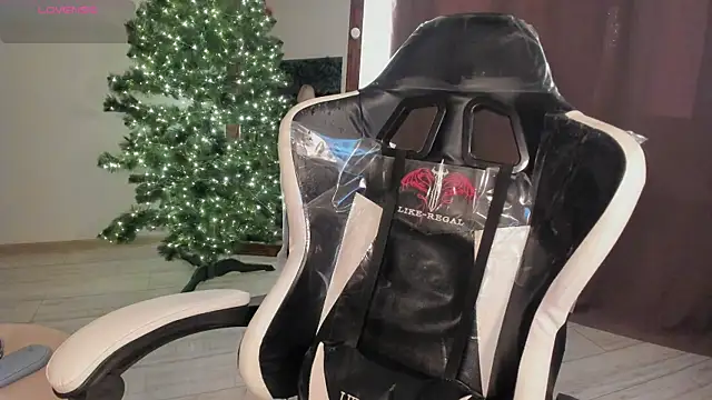 Snapshot of Lana_Younes chatting on 01/20/25, 12:49 Lana Younes online show from 01/20/25, 12:49