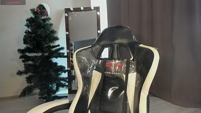 Snapshot of Lana_Younes chatting on 03/13/25, 10:47 Lana Younes online show from 03/13/25, 10:47