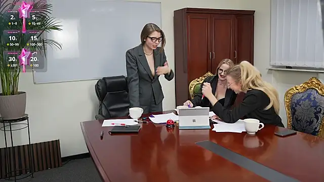 Michelle 054 online show from 01/28/25, 05:03