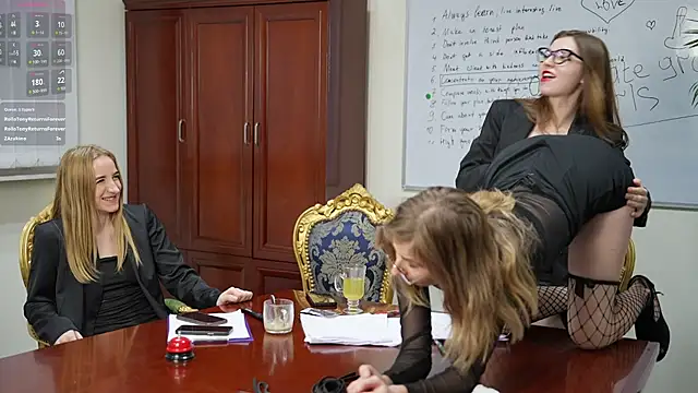 Snapshot of Michelle_054 chatting on 01/30/25, 09:47 Michelle 054 online show from 01/30/25, 09:47