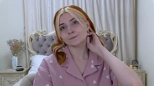 KellyStone online show from 02/05/25, 03:13