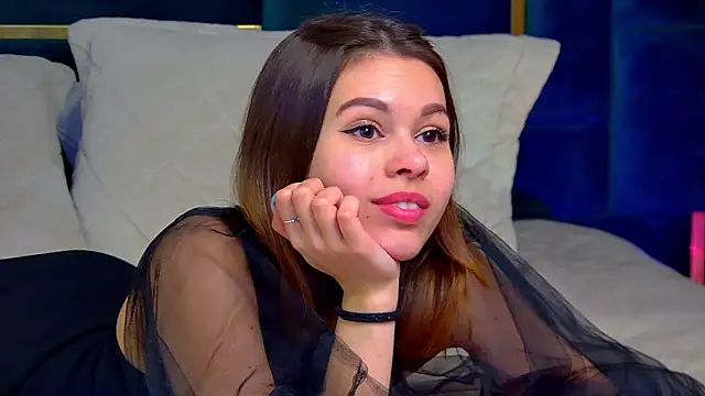 Snapshot of PollyLanders chatting on 02/09/25, 06:37 PollyLanders online show from 02/09/25, 06:37