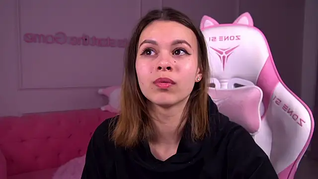 Snapshot of PollyLanders chatting on 02/23/25, 07:28 PollyLanders online show from 02/23/25, 07:28