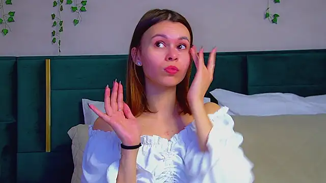 Snapshot of PollyLanders chatting on 03/01/25, 06:21 PollyLanders online show from 03/01/25, 06:21