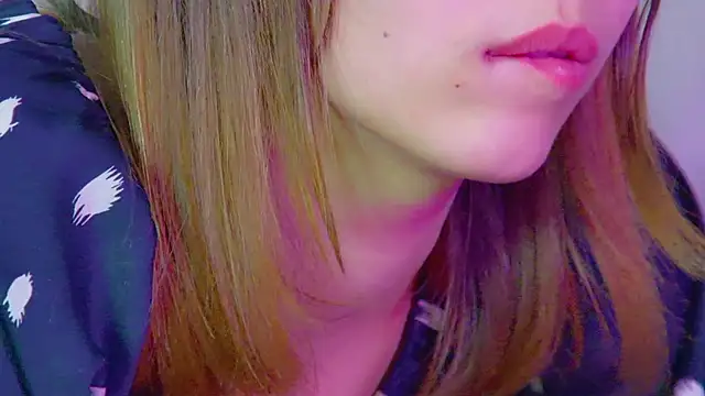 Snapshot of PollyLanders chatting on 03/18/25, 03:42 PollyLanders online show from 03/18/25, 03:42