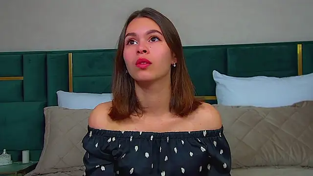 Snapshot of PollyLanders chatting on 09/13/25, 06:13 PollyLanders online show from 09/13/25, 06:13