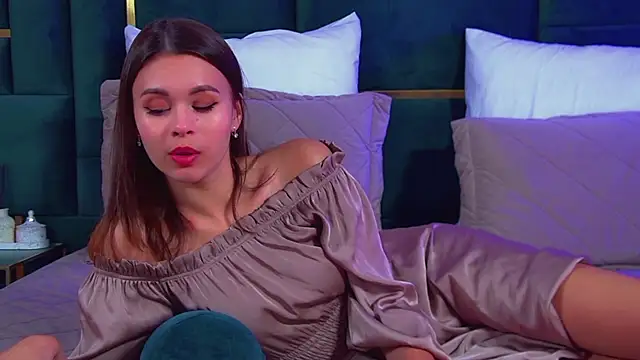 Snapshot of PollyLanders chatting on 03/22/26, 10:24 PollyLanders online show from 03/22/26, 10:24