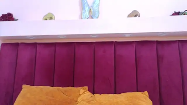 Snapshot of JESSYCORTES chatting on 01/15/25, 11:51 JESSYCORTES online show from 01/15/25, 11:51