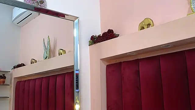 Snapshot of JESSYCORTES chatting on 01/28/25, 04:41 JESSYCORTES online show from 01/28/25, 04:41