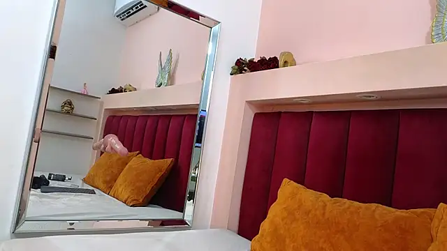 Snapshot of JESSYCORTES chatting on 03/06/25, 04:28 JESSYCORTES online show from 03/06/25, 04:28